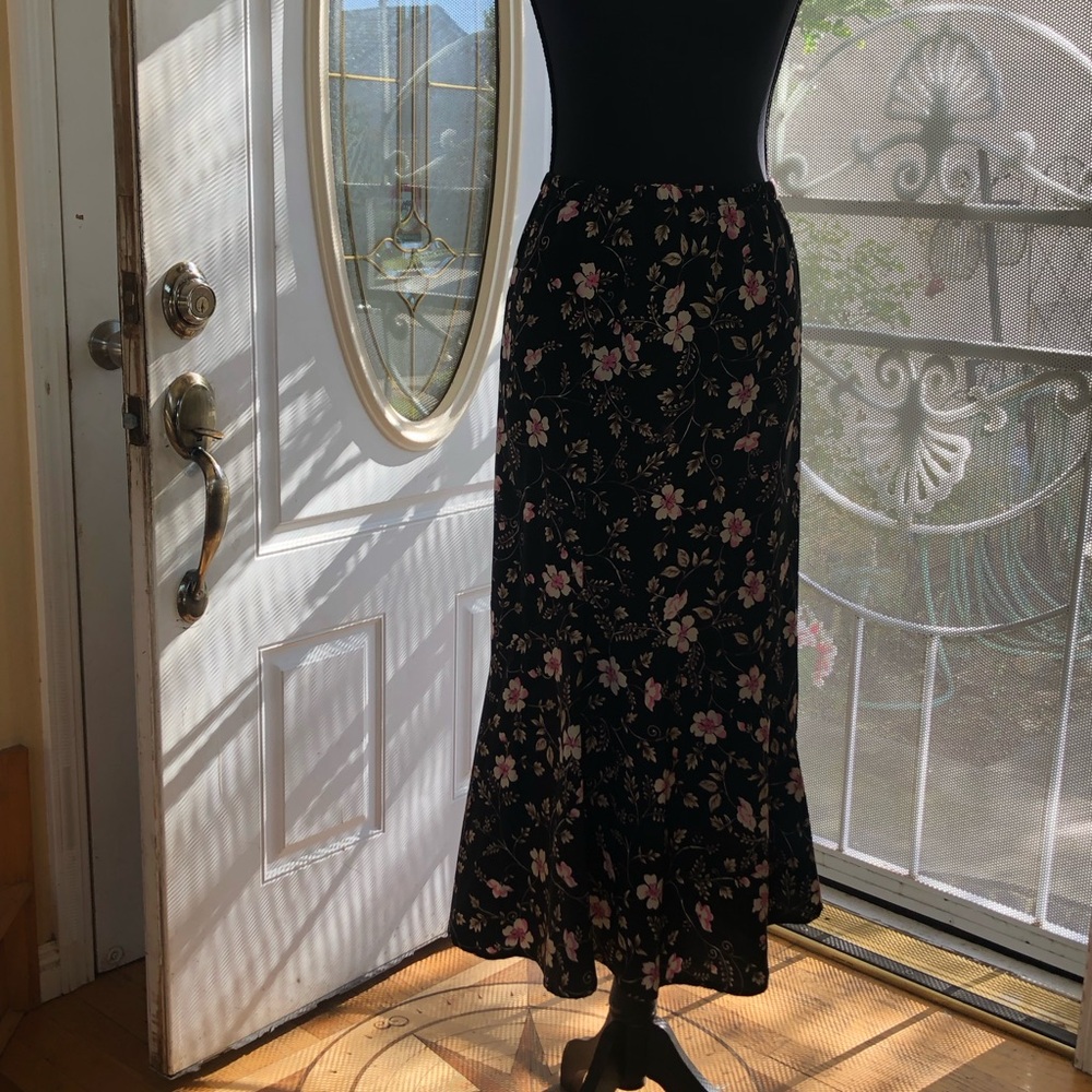 Sag Harbor Black A-Line Skirt with Pink and Cream Floral Print